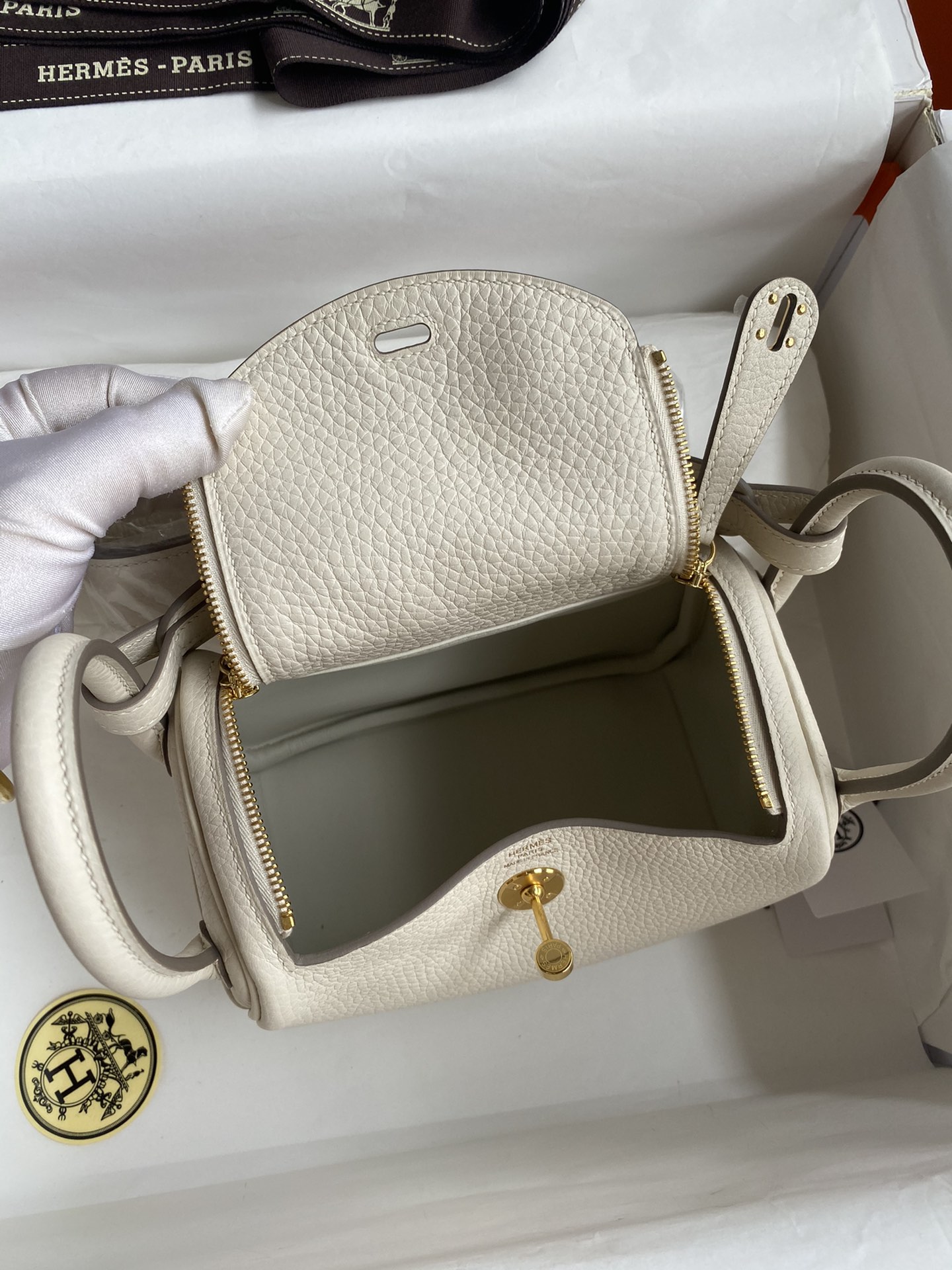 Hermes Mini Lindy 19cm Handbag Shoulder Bag In White Clemence Leather